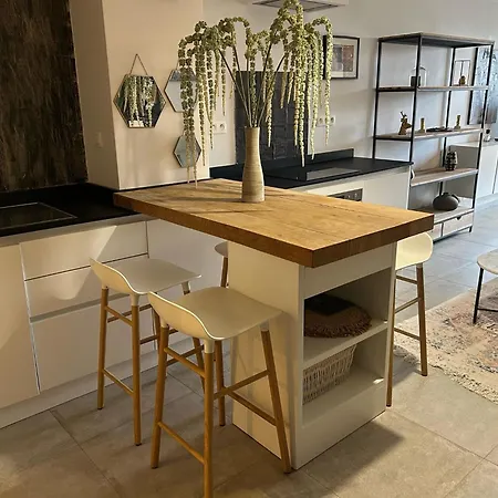 Marina Apartment *
